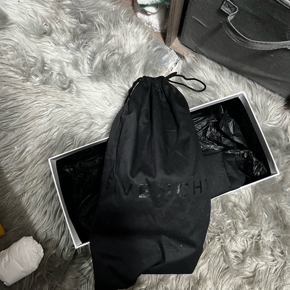 Givenchy slides w dust bag - Picture 3 of 3